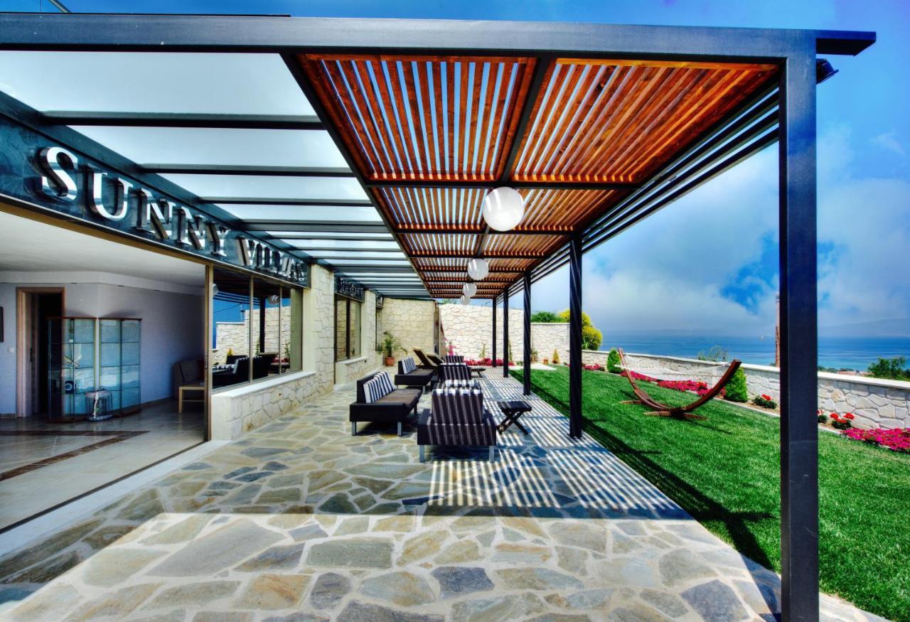 Villa Sunny & *